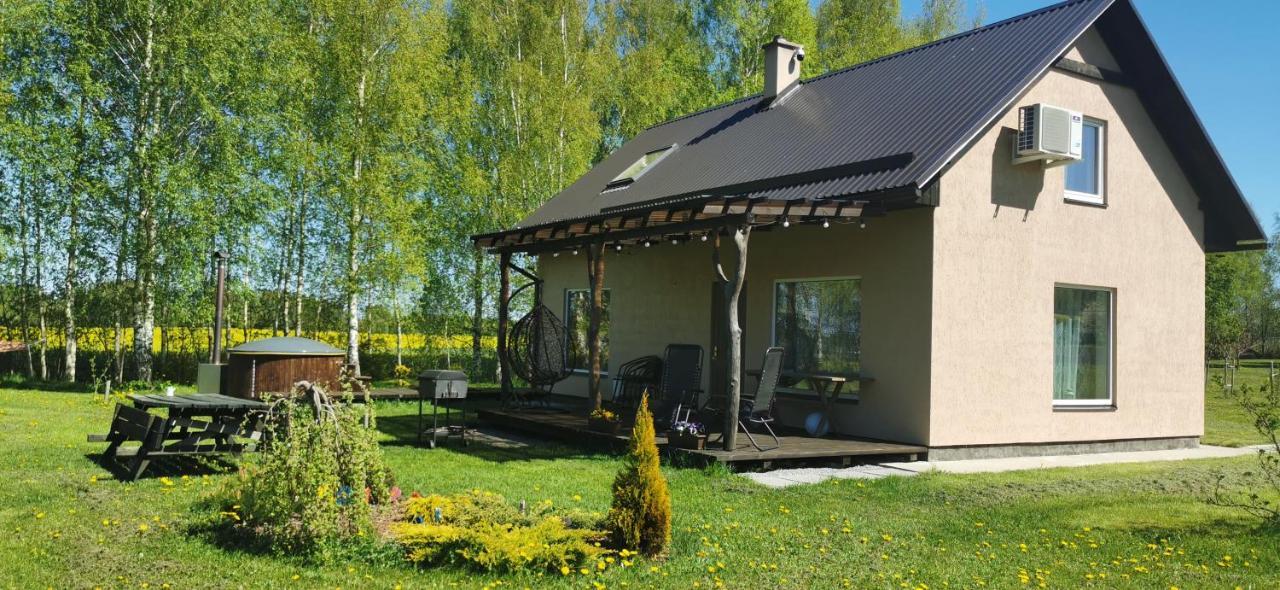 Burzini Villa Kuldīga Exteriör bild